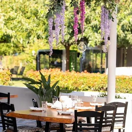 Роскошный шатер Stolos Limin Litochorou